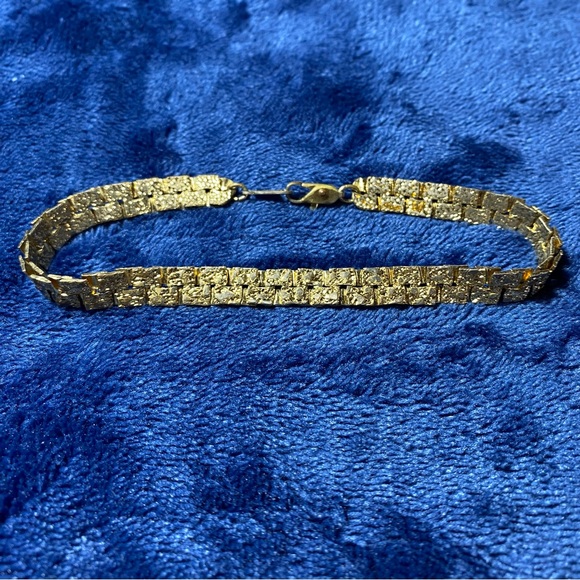 Vintage 7 pc lot marked jewelry. In good condition working clasps and closures. - Picture 16 of 16